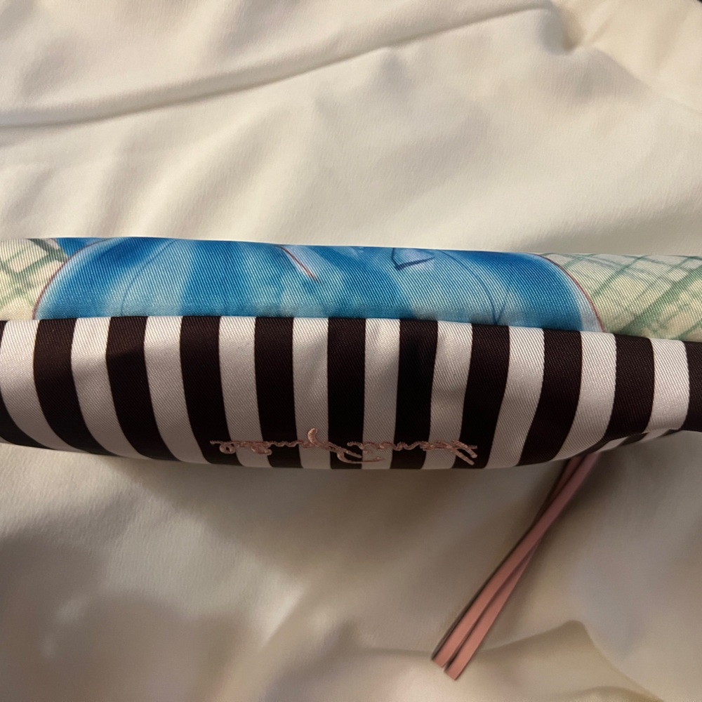 HENRI BENDEL wristlet/cosmetic bag - Picture 5 of 6
